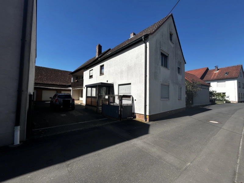 Straßenansicht