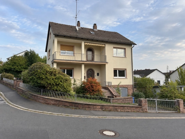 Straßenansicht