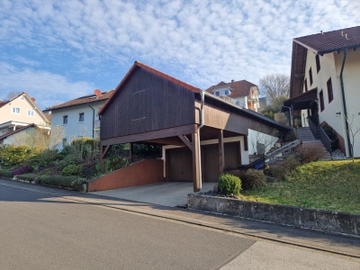 große Doppelgarage mit Satteldach