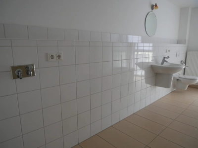 Bad mit Anschluss für Waschmaschine u. Trockner