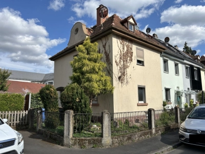 Straßenansicht